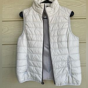 Really cute Guess light gray size medium puffer vest
